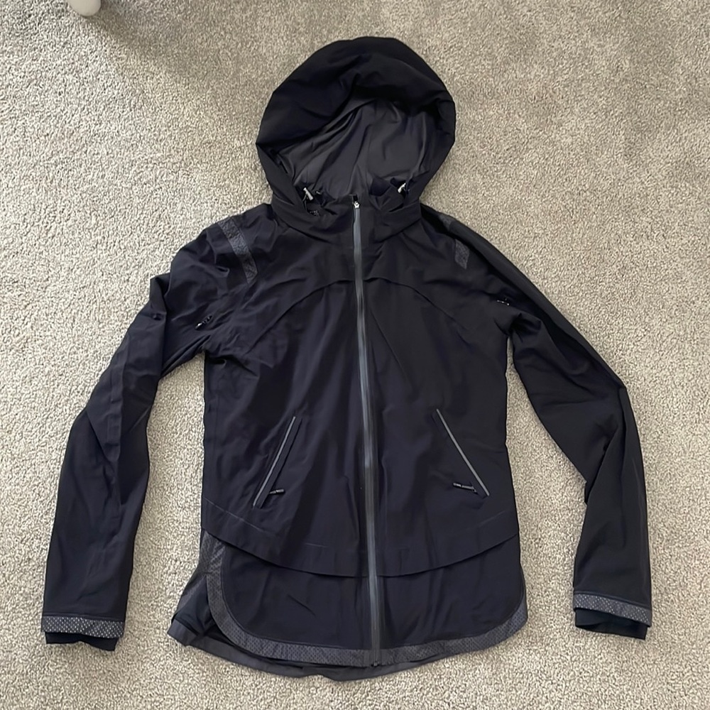 LULULEMON RAIN COAT
